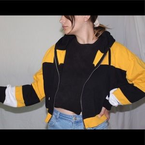 Cute cropped yellow/black jacket